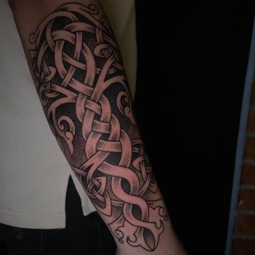 black and grey Celtic design Tattoo